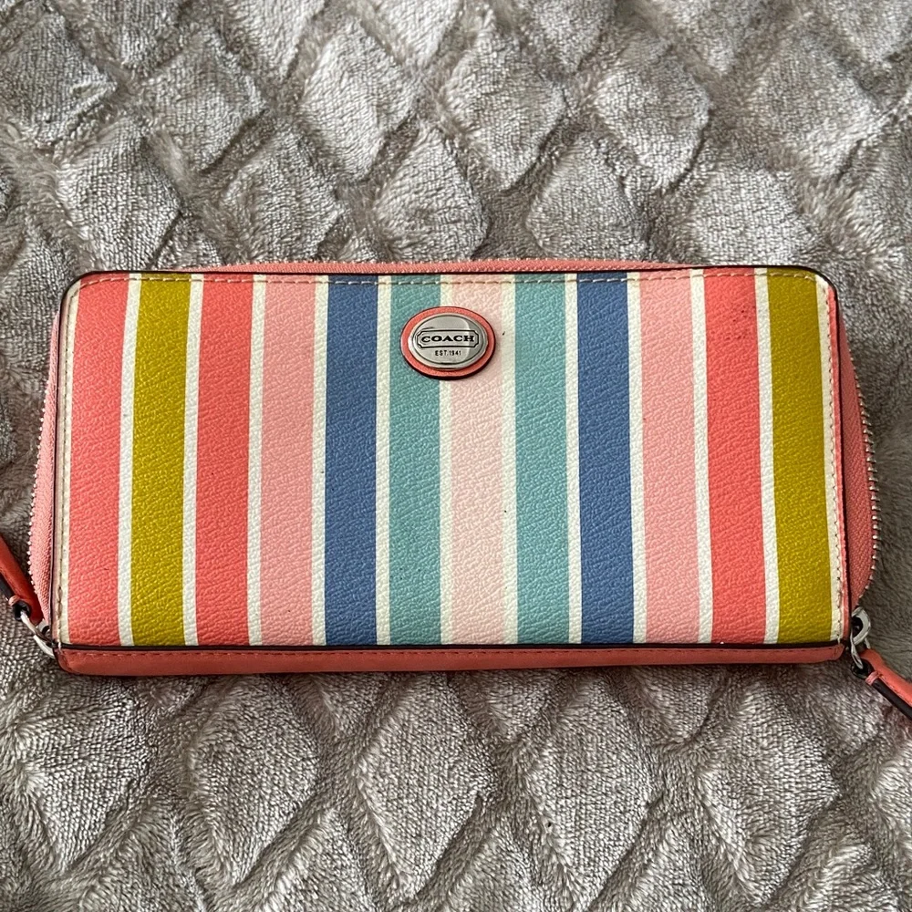 Coach Peyton Multistripe Zip Wallet. - Picture 1 of 10